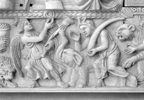 Feuillet de diptyque en cinq parties : l'Empereur triomphant (Justinien ?), image 5/5