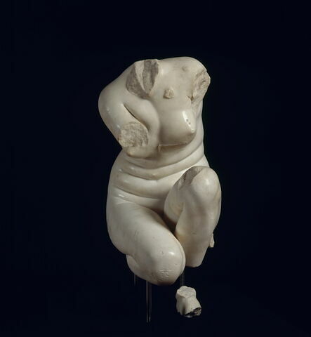 Vénus de Vienne du type de l'"Aphrodite accroupie"