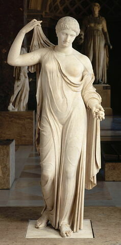 Aphrodite du type de la Venus Genitrix